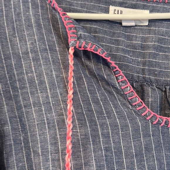 Cute Jcrew top! - Picture 2 of 2